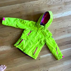 Girls Killtec ski jacket. Waterproof and wind proof. LIKE NEW!